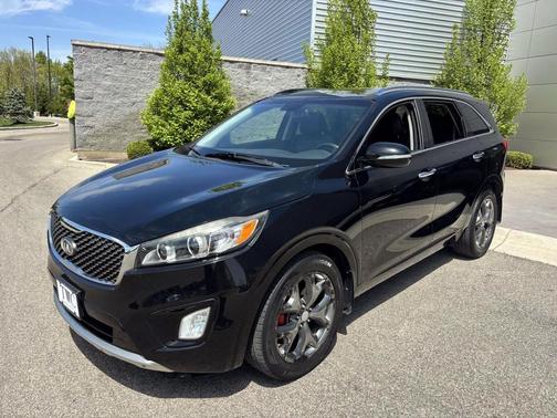 Ebony Black 2016 Kia Sorento SX