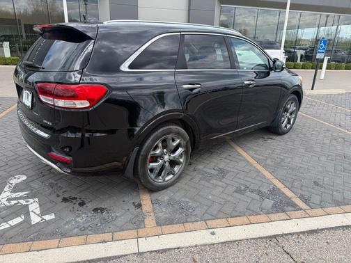 Ebony Black 2016 Kia Sorento SX