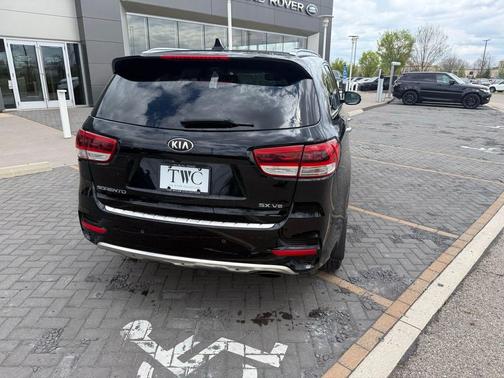 Ebony Black 2016 Kia Sorento SX