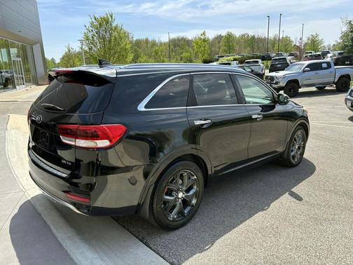 Ebony Black 2016 Kia Sorento SX