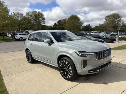 Vapour Grey Metallic 2026 Volvo XC90 Plus, B6 AWD Gas (mild hybrid), Gasoline, Bright, 7 Seats