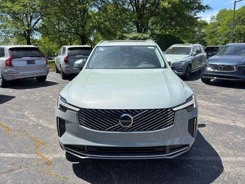 Vapour Grey Metallic 2026 Volvo XC90 Plus, B6 AWD Gas (mild hybrid), Gasoline, Bright, 7 Seats