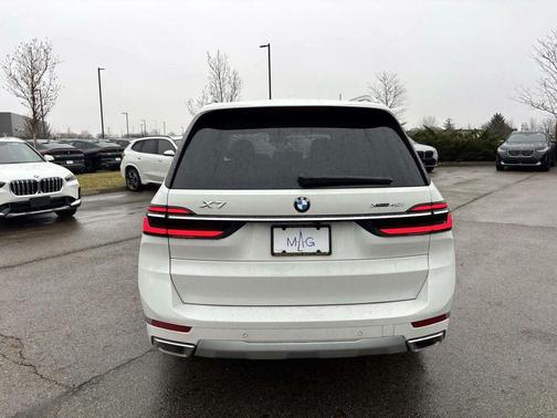 2026 BMW X7 xDrive40i