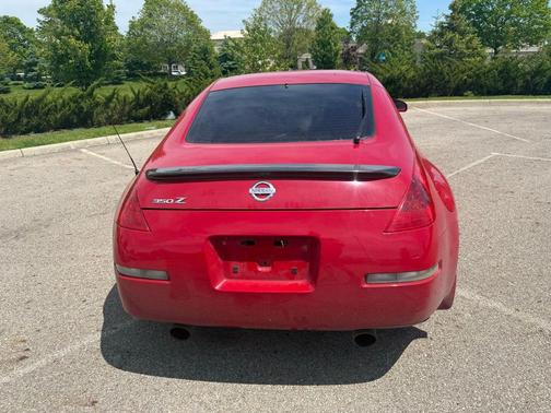 Redline 2006 Nissan 350Z Enthusiast
