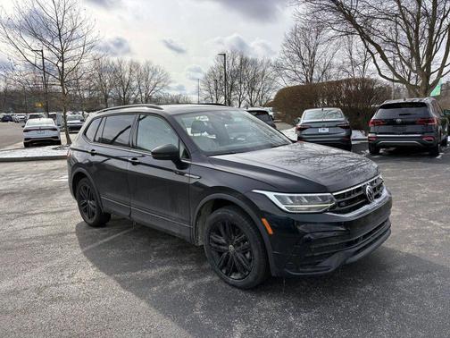2022 Volkswagen Tiguan 2.0T SE R-Line Black 4MOTION