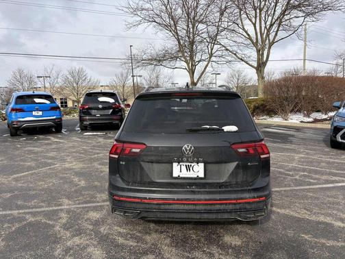 2022 Volkswagen Tiguan 2.0T SE R-Line Black 4MOTION