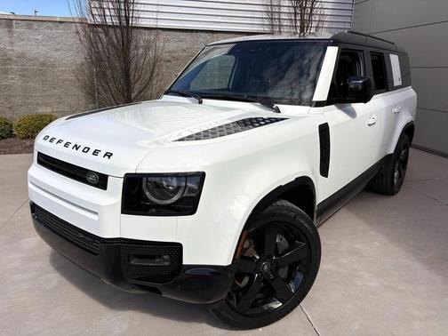 Fuji White 2023 Land Rover Defender 130 X-Dynamic SE