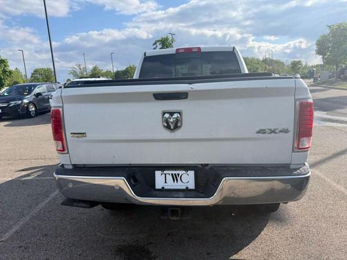 Bright White Clearcoat 2018 RAM 2500 Laramie Crew Cab 4x4 6'4' Box