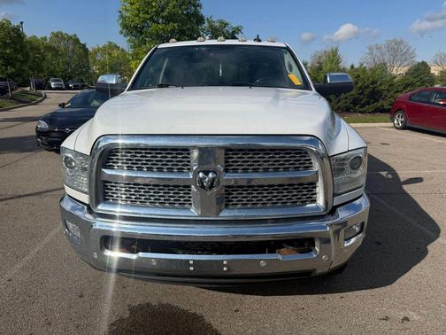 Bright White Clearcoat 2018 RAM 2500 Laramie Crew Cab 4x4 6'4' Box