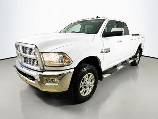 Bright White Clearcoat 2018 RAM 2500 Laramie Crew Cab 4x4 6'4' Box