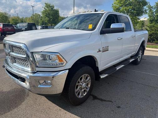 Bright White Clearcoat 2018 RAM 2500 Laramie Crew Cab 4x4 6'4' Box