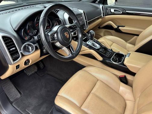 2017 Porsche Cayenne Cayenne