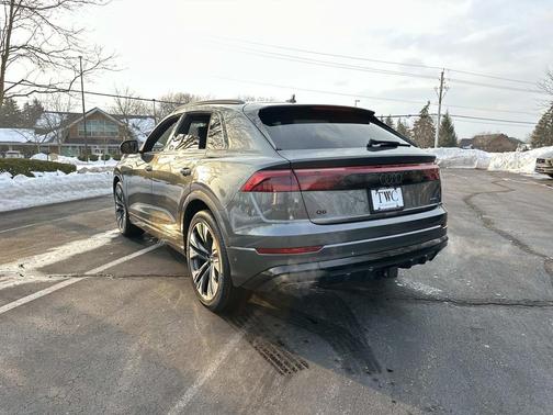 Daytona Gray Pearl Effect 2026 Audi Q8 55 Premium Plus