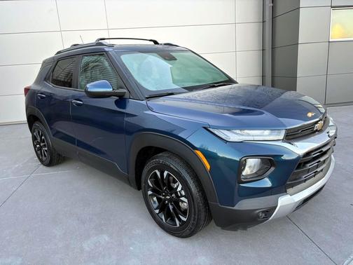Pacific Blue Metallic 2021 Chevrolet Trailblazer LT