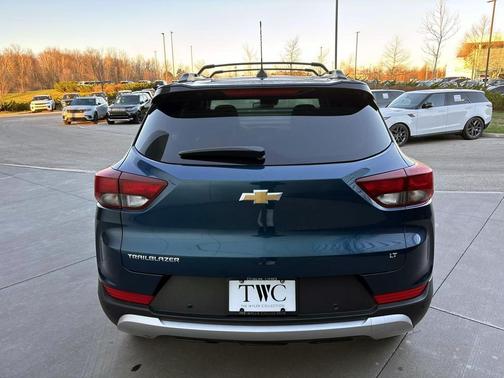 Pacific Blue Metallic 2021 Chevrolet Trailblazer LT