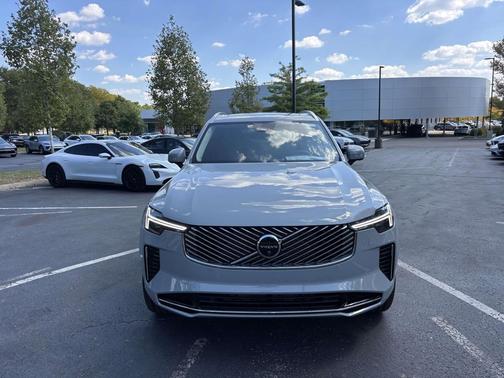 Vapour Grey Metallic 2026 Volvo XC90 Plus, B6 AWD Gas (mild hybrid), Gasoline, Bright, 7 Seats