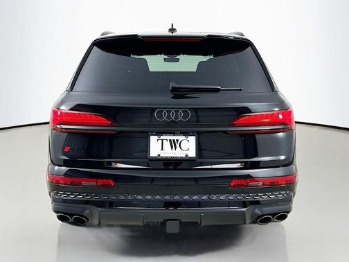 Mythos Black Metallic 2026 Audi SQ7 4.0T Premium Plus