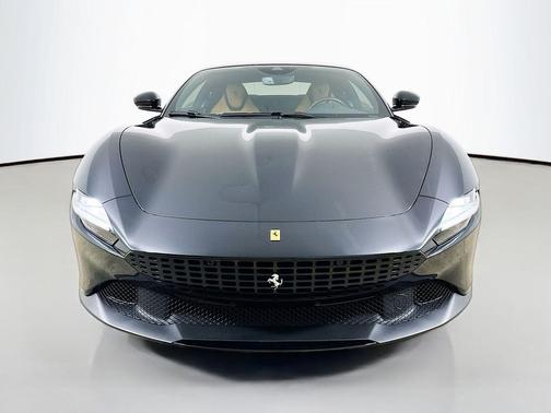 Nero 2022 Ferrari Roma Base