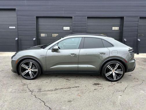 2024 Porsche Macan 4