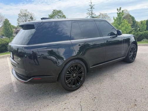 Black 2023 Land Rover Range Rover P530 SE