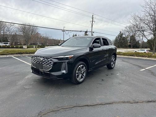 2025 Audi Q5 Premium TFSI quattro S tronic