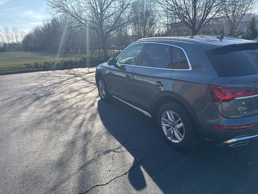 Daytona Gray Pearl Effect 2023 Audi Q5 45 S line Premium