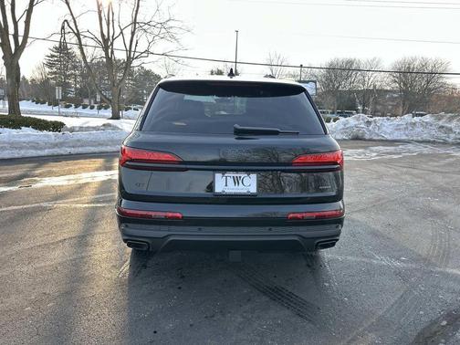 2026 Audi Q7 45 Premium