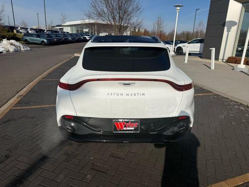 2021 Aston Martin DBX Base