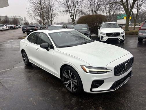 2025 Volvo S60 B5 Core