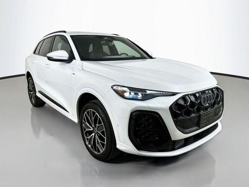 Glacier White Metallic 2026 Audi Q5 Premium Plus TFSI quattro S tronic