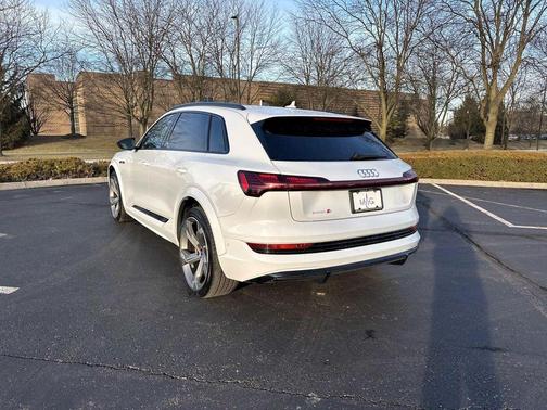 2023 Audi e-tron S Premium Plus quattro