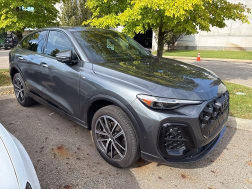 Daytona Gray Pearl Effect 2026 Audi Q5 Sportback Premium Plus TFSI quattro S tronic