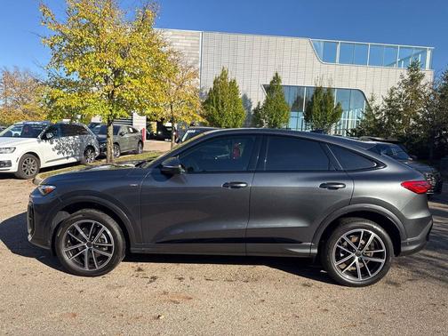 Daytona Gray Pearl Effect 2026 Audi Q5 Sportback Premium Plus TFSI quattro S tronic