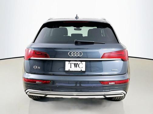 Gray Metallic 2021 Audi Q5 45 Prestige