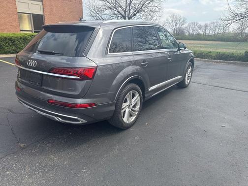 2023 Audi Q7 45 Premium