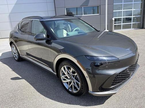 Makalu Gray 2024 Genesis GV60 Advanced AWD