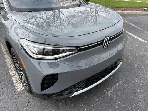 Pure Gray w/Black Roof 2023 Volkswagen ID.4 Pro S Plus