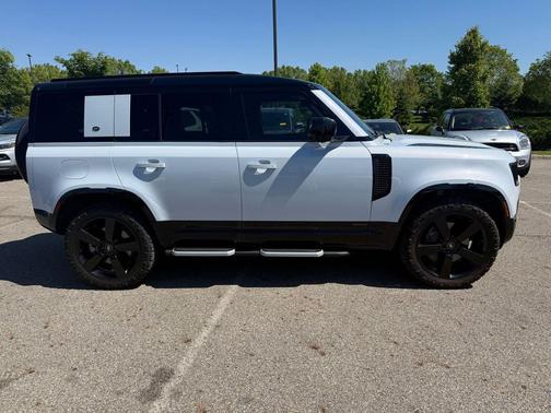 Fuji White 2021 Land Rover Defender 110 X-Dynamic HSE