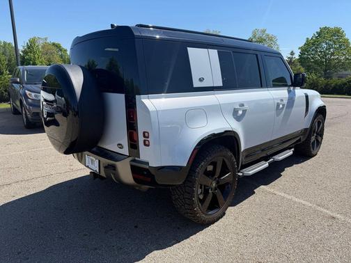 Fuji White 2021 Land Rover Defender 110 X-Dynamic HSE