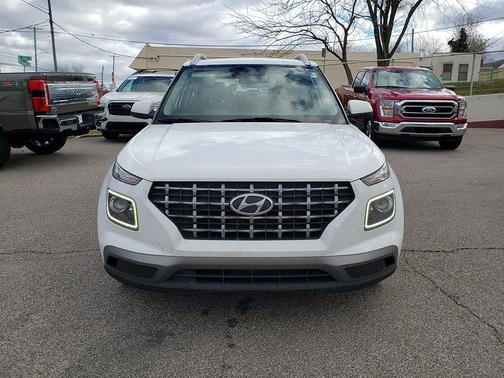 2020 Hyundai VENUE SEL