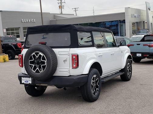 2023 Ford Bronco Outer Banks