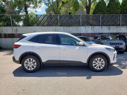 OXFORD WHITE 2023 Ford Escape Active