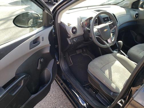 2016 Chevrolet Sonic LS