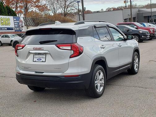 2022 GMC Terrain SLE