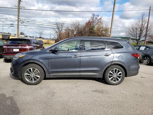 2017 Hyundai SANTA FE SE
