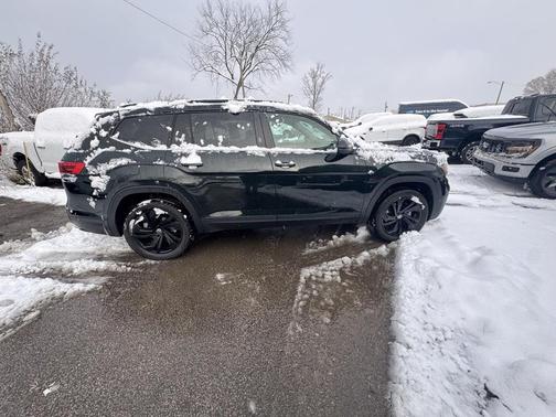 2022 Volkswagen Atlas 2.0T SE w/Technology 4MOTION