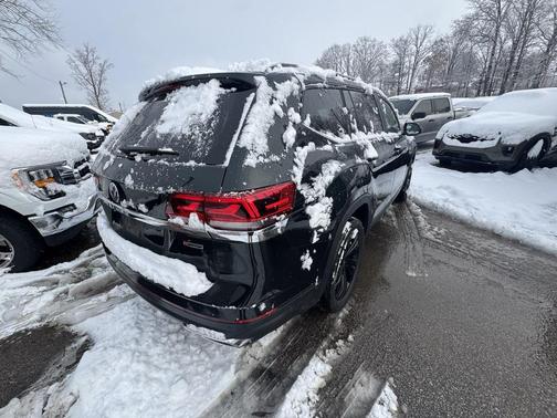2022 Volkswagen Atlas 2.0T SE w/Technology 4MOTION