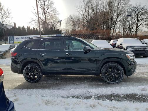 2022 Volkswagen Atlas 2.0T SE w/Technology 4MOTION