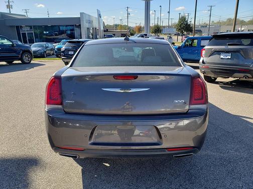 2017 Chrysler 300 S