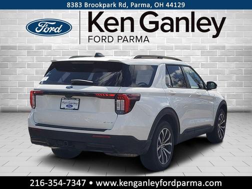 Star White Metallic Tri-Coat 2026 Ford Explorer ST-Line